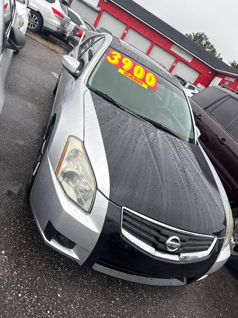 2009 Nissan Maxima SV's photo